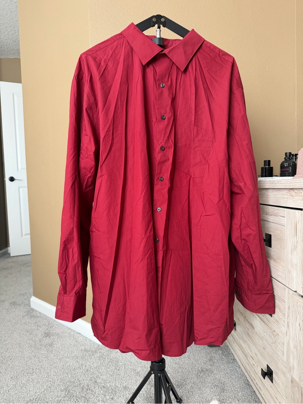 Men's Long-Sleeve Button-Up Dress Shirt in Crimson